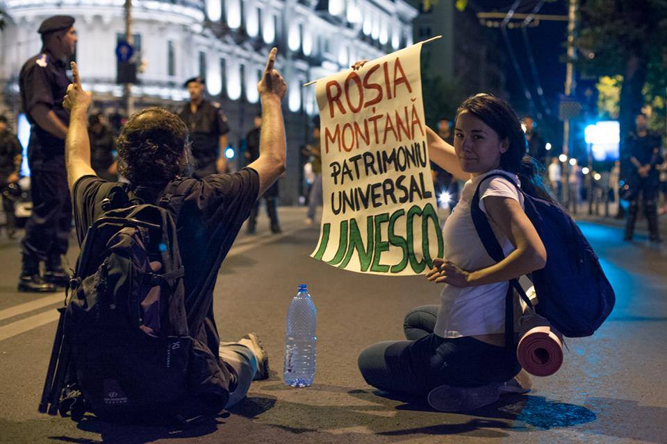 Bukarest 2012: Proteste für Rosia Montana (Quelle: https://www.facebook.com/photo.php?fbid=10153927162580816&set=a.449719750815.255101.600085815&type=3&theater)